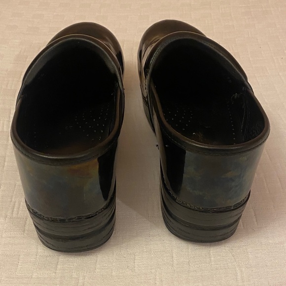 DANSKO Shiny Black Clogs - Picture 5 of 11